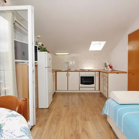 Silvija Cubranic 3* Baška