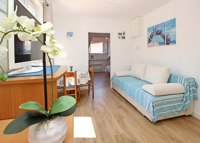 Silvija Cubranic 3* Baška