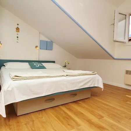 Guest house Silvija Cubranic Baska (Krk)